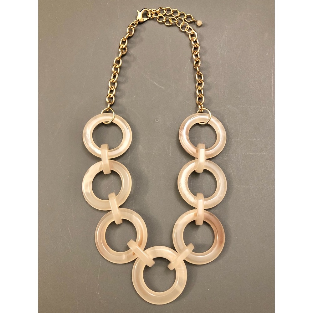💜 2/$25 NWOT Statement Necklace
